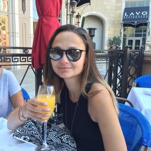 Meet your Posher, Ashley